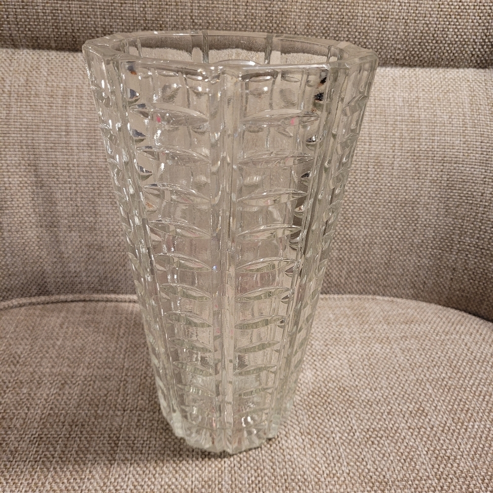 Vintage Heavy Clear Glass Crystal Vase Approx 9x5"